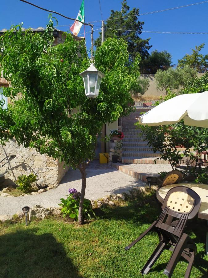 Il giardino dei semplici B&B Caulonia Esterno foto